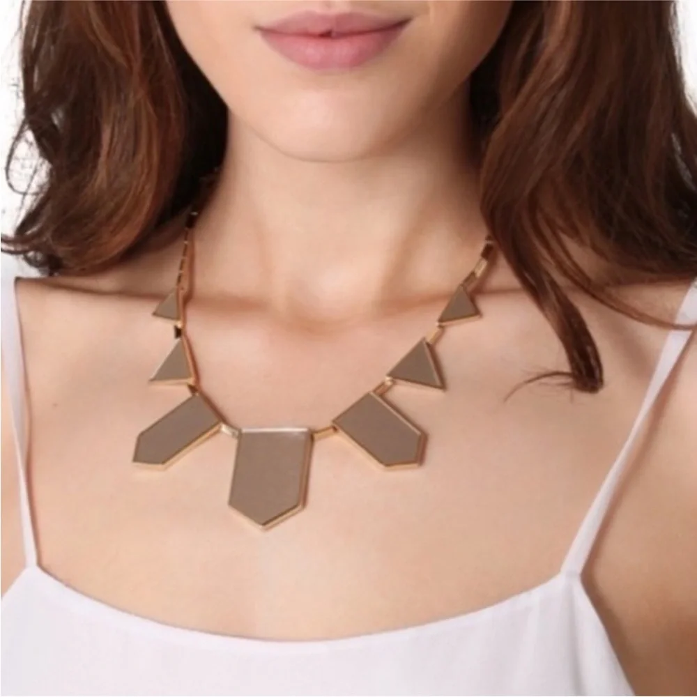 House of Harlow Station Necklace